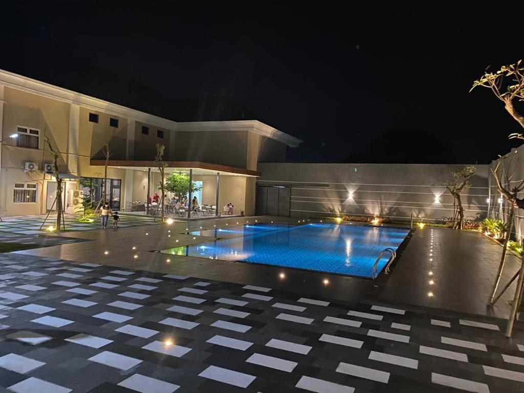 Cempaka Mas Hotel Jombang Eksteriør bilde
