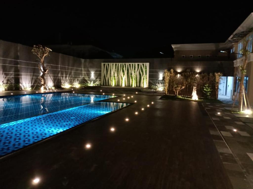 Cempaka Mas Hotel Jombang Eksteriør bilde
