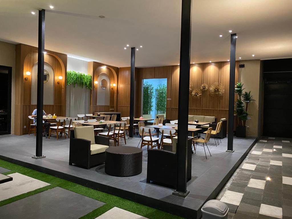 Cempaka Mas Hotel Jombang Eksteriør bilde