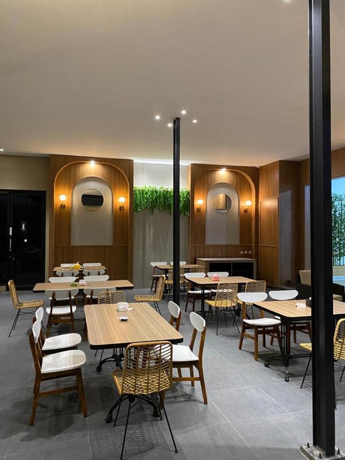 Cempaka Mas Hotel Jombang Eksteriør bilde