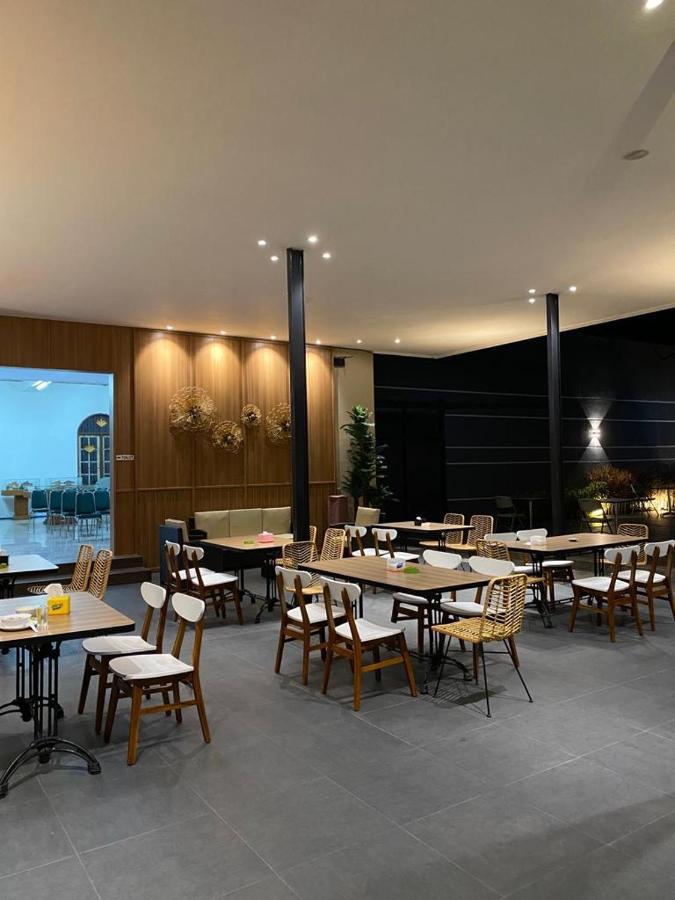 Cempaka Mas Hotel Jombang Eksteriør bilde