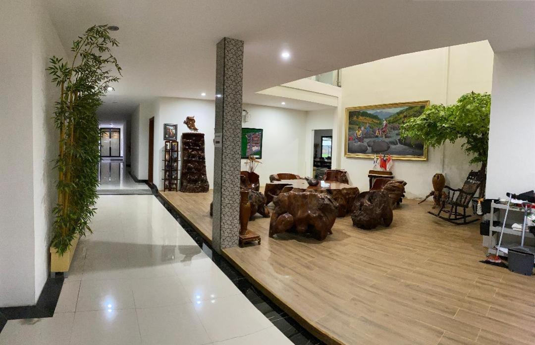 Cempaka Mas Hotel Jombang Eksteriør bilde